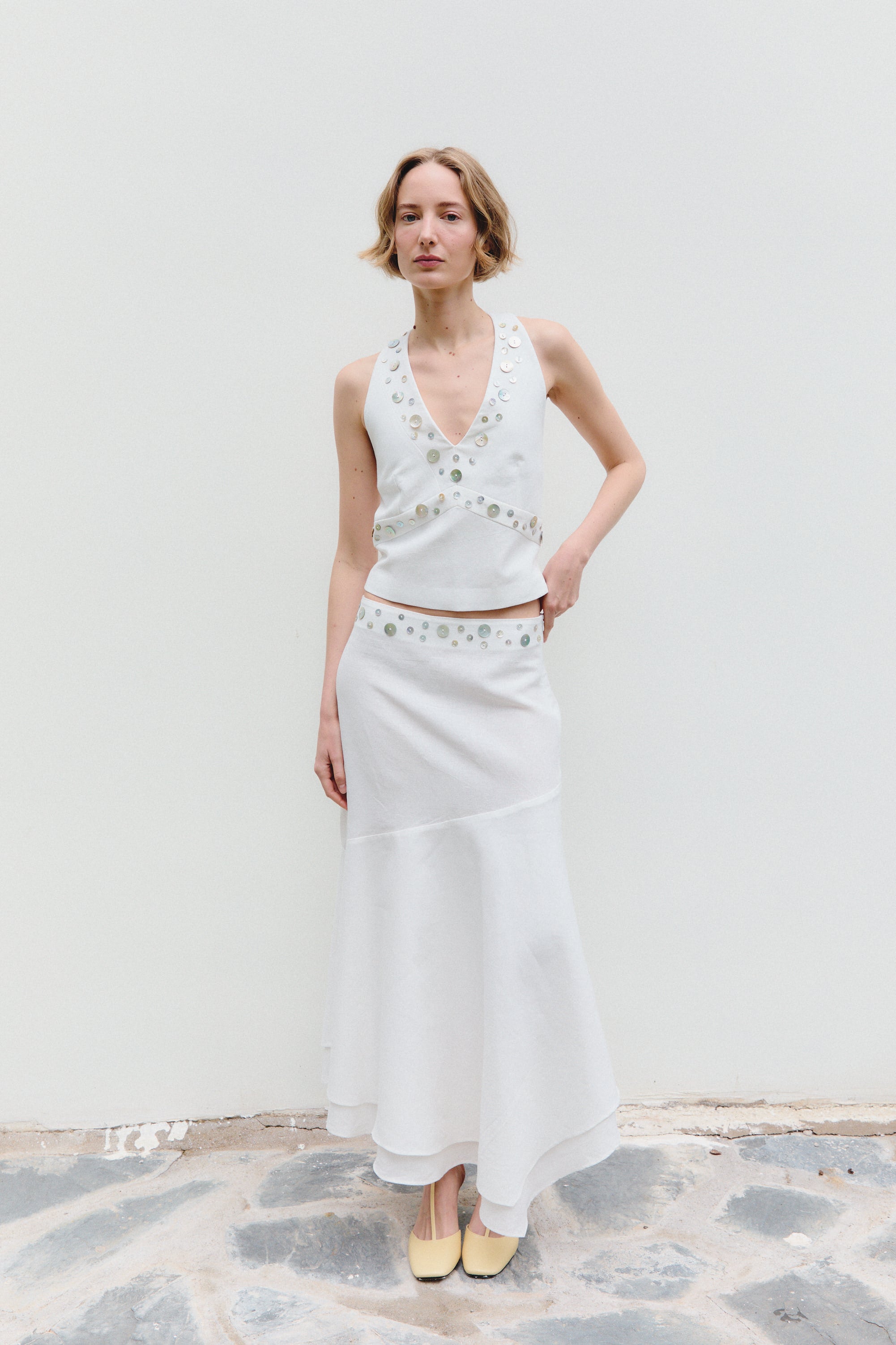 M O C_White Nacpan Skirt_2