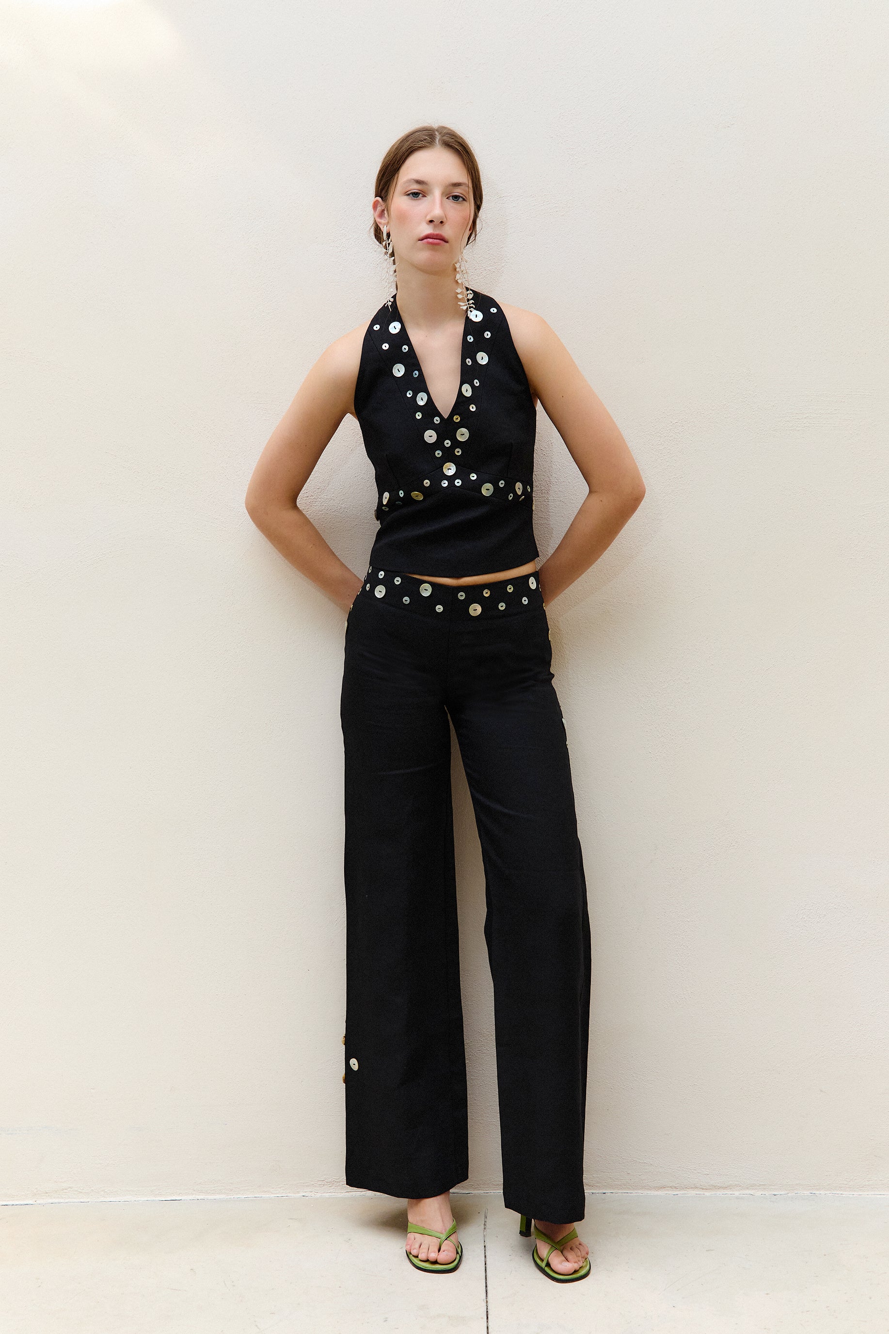 M O C_Black Nido Top_3