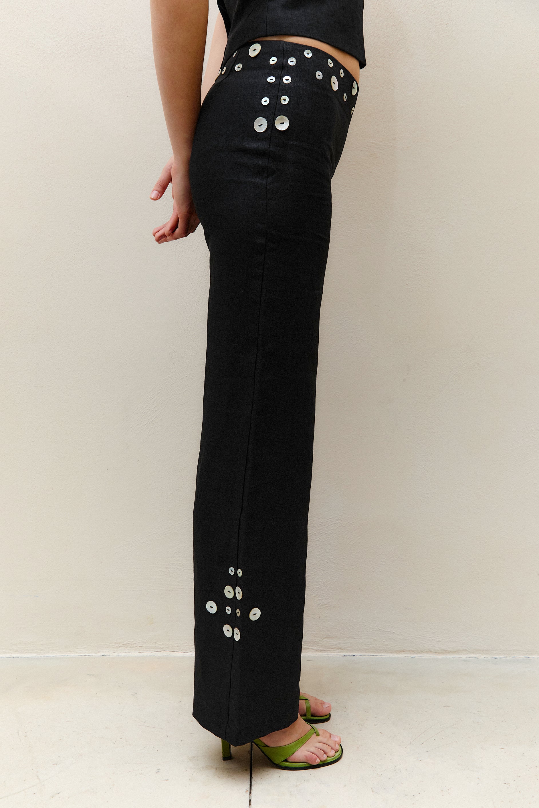 M O C_Black Manila Trousers_6