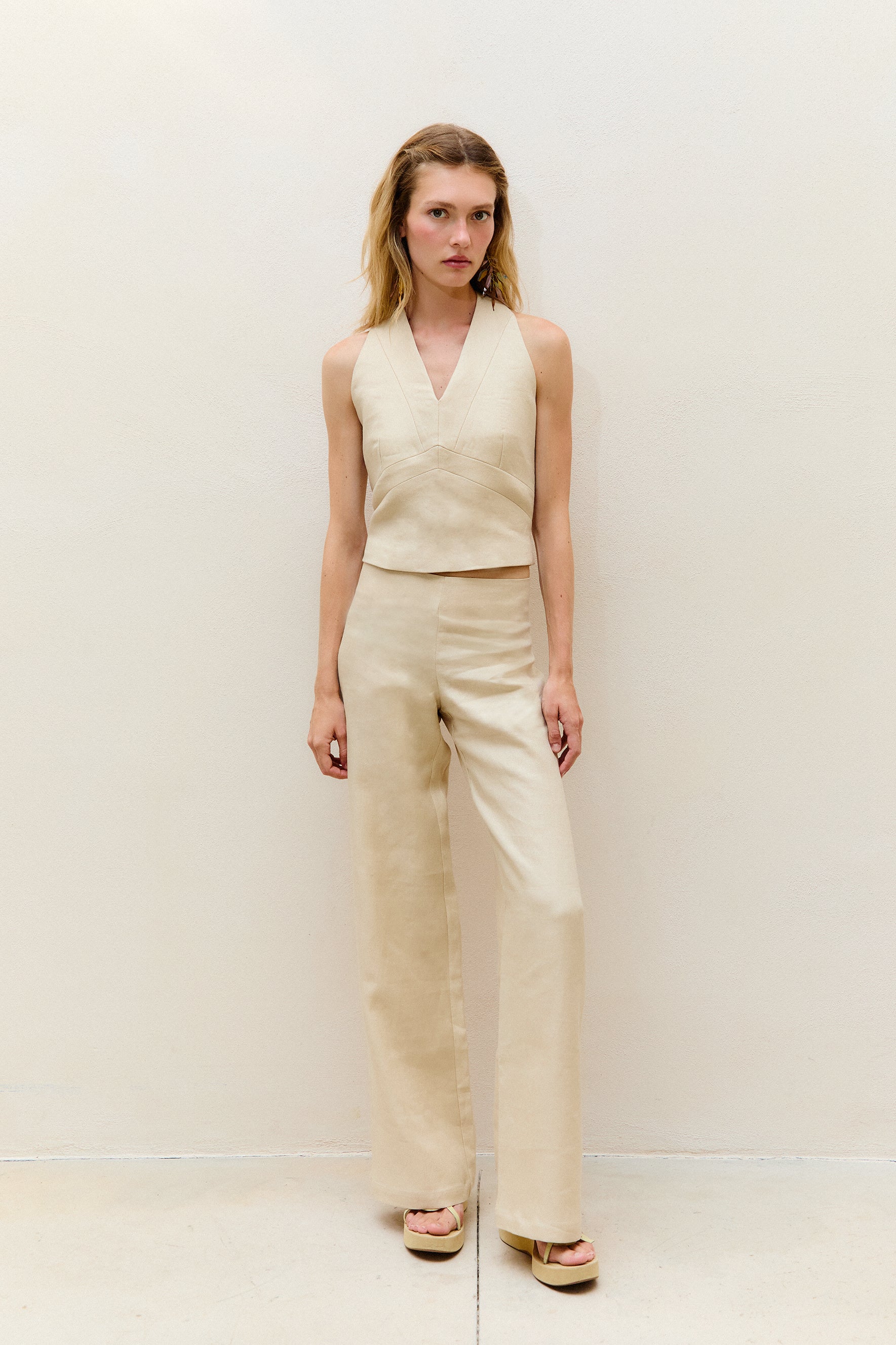 M O C_Beige Nido Top_4