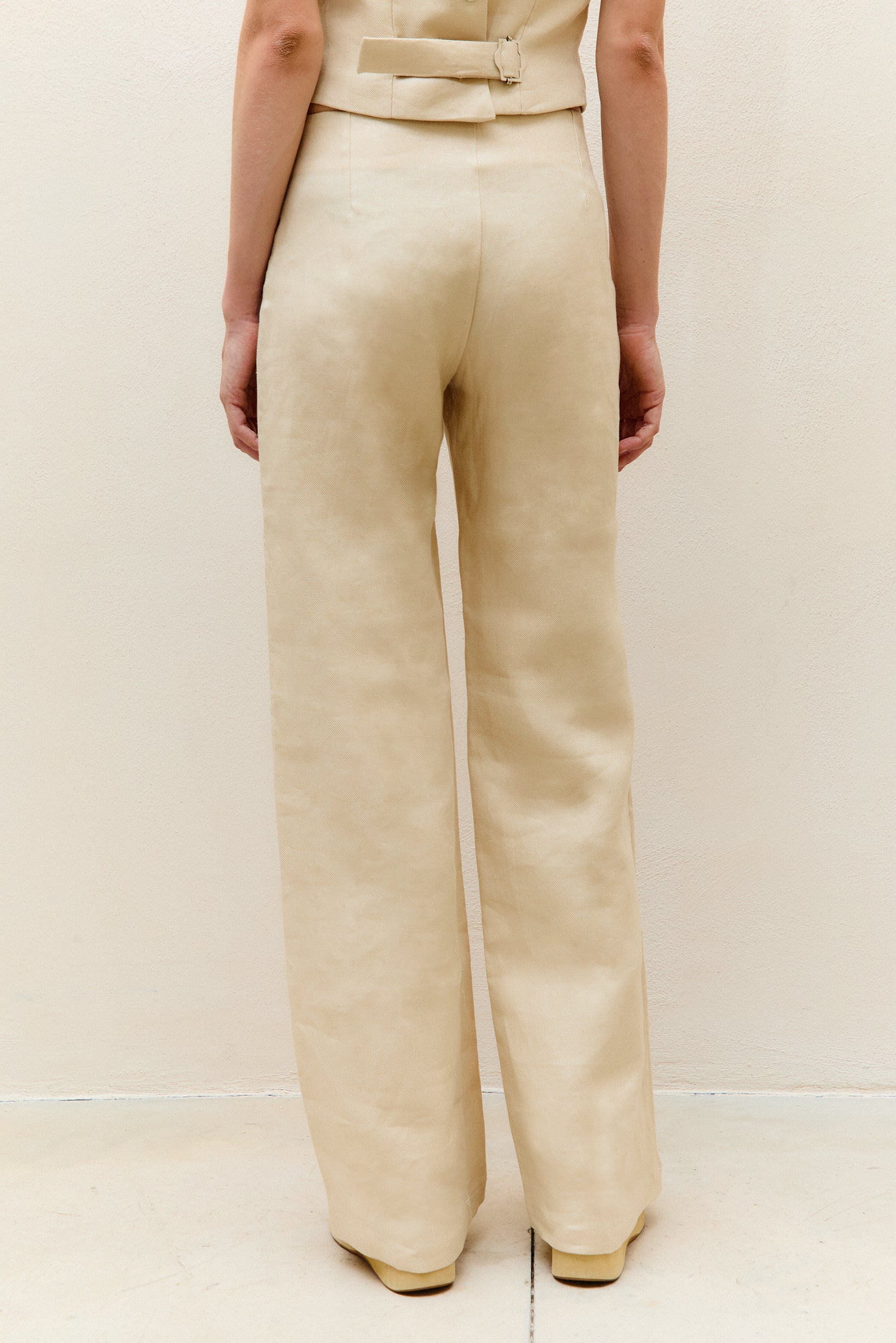 M O C_Beige Manila Trousers_5