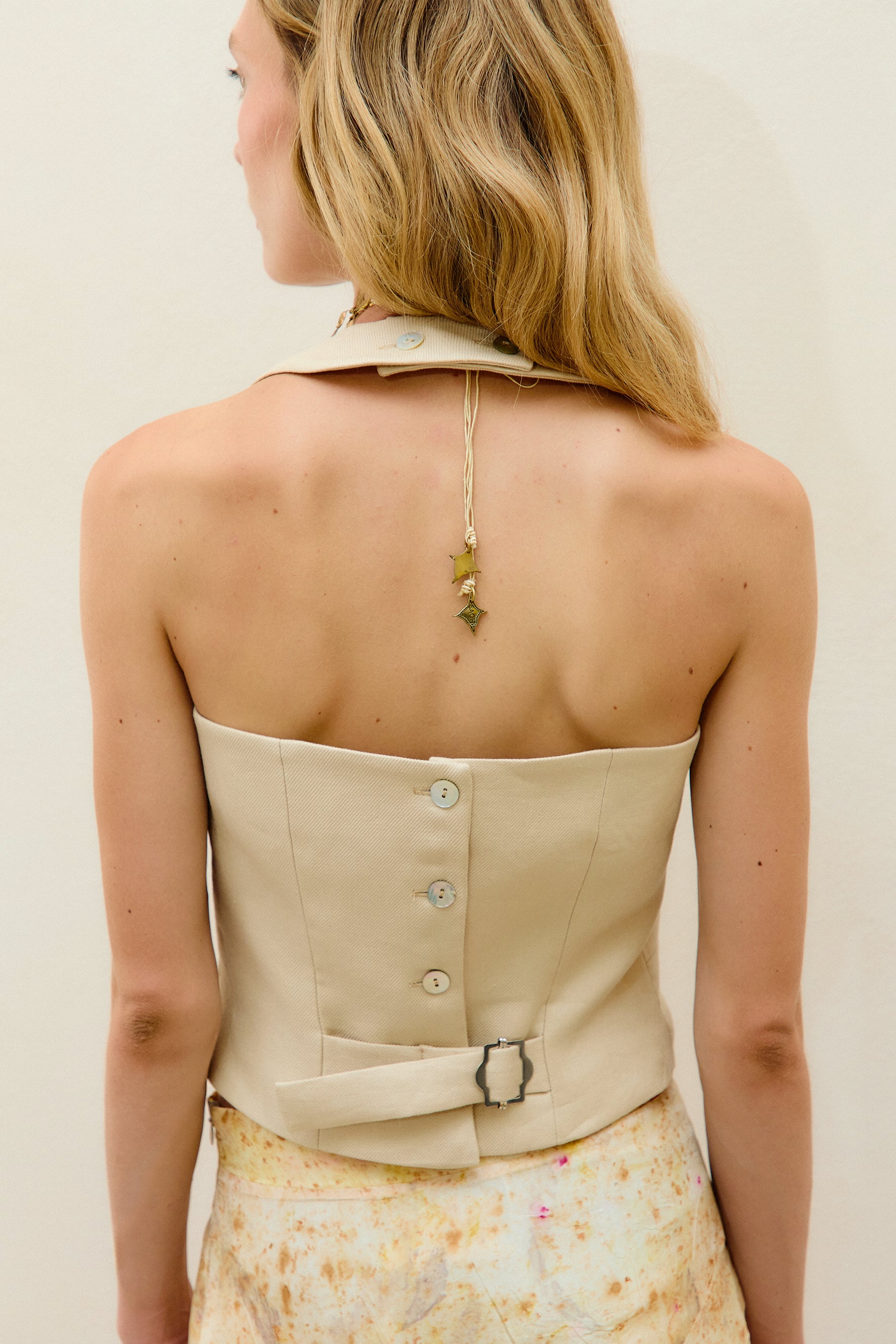 M O C_Beige Nido Top_3