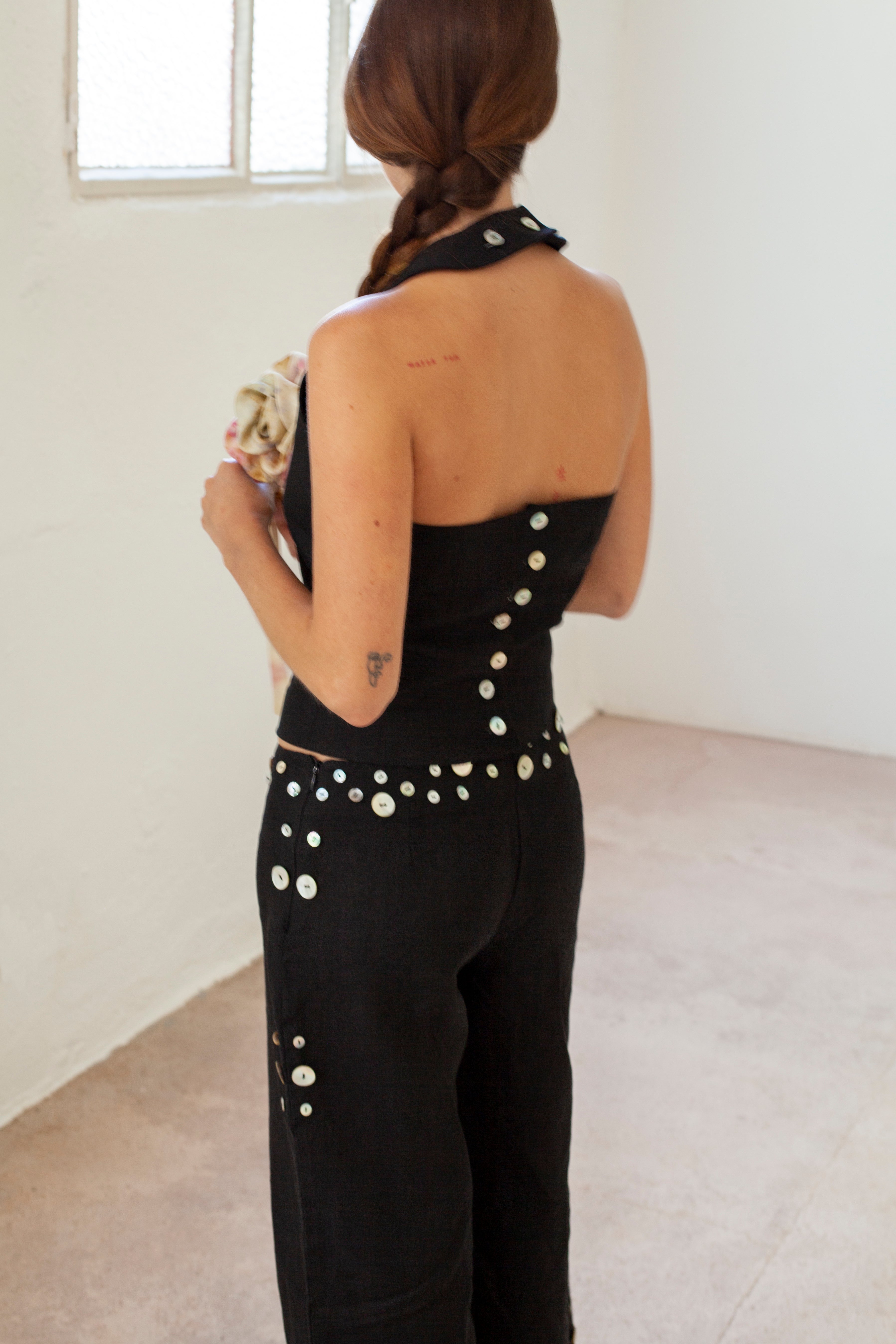 M O C_Black Nido Top_3